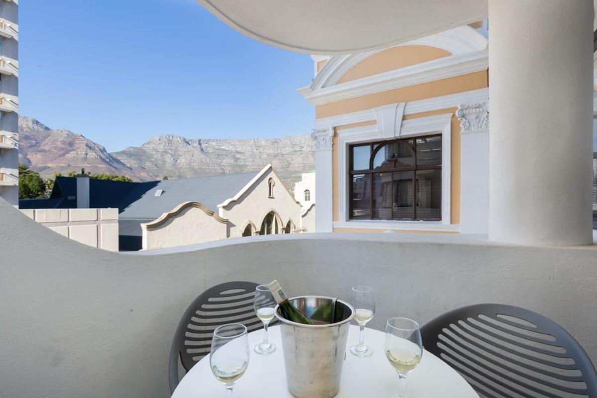 Luxurious With Stunning View Apartman Fokváros Kültér fotó