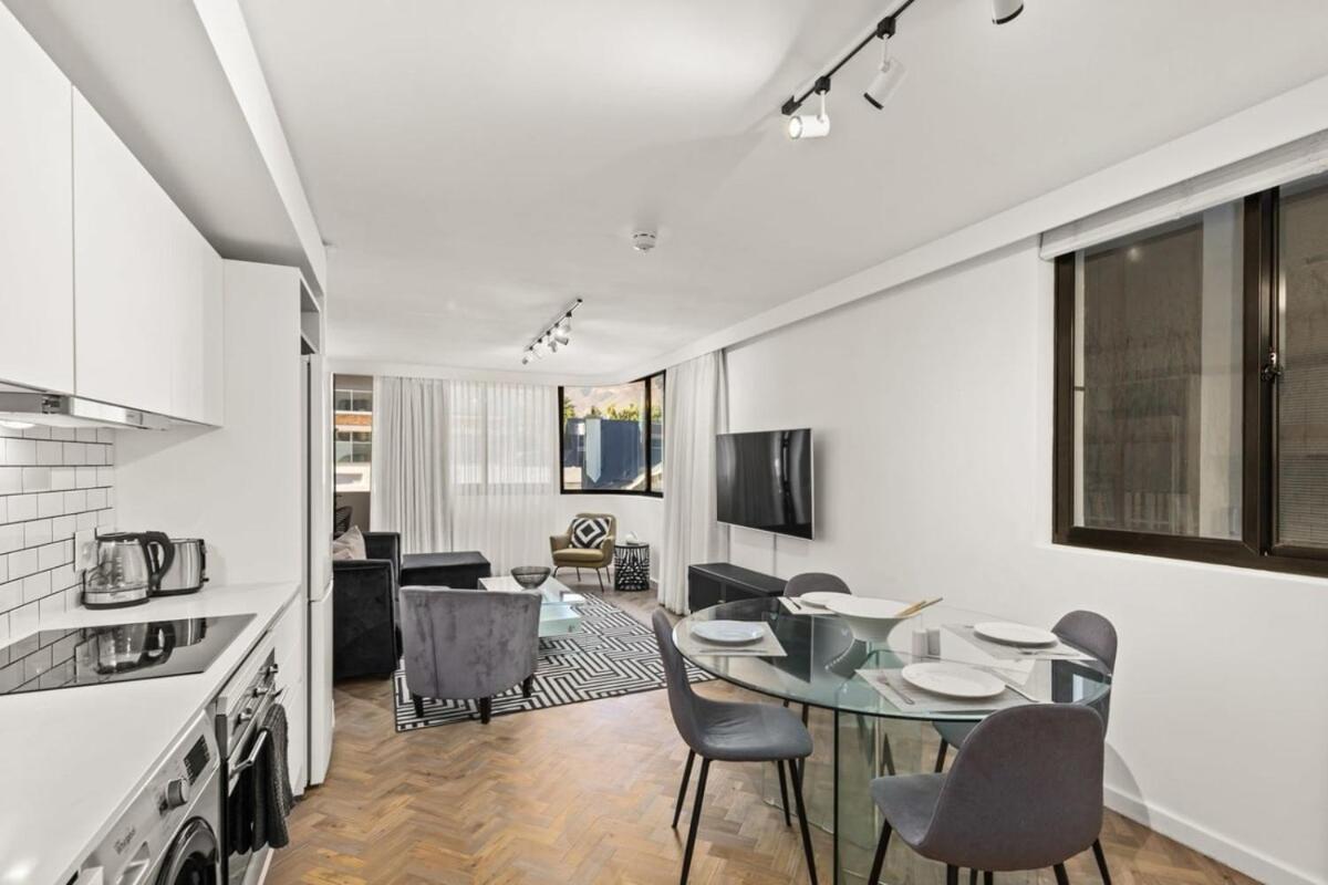 Luxurious With Stunning View Apartman Fokváros Kültér fotó